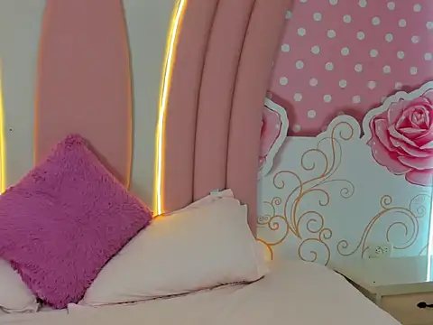 SofiaaBigBoobs online show from 4, 12, 2025