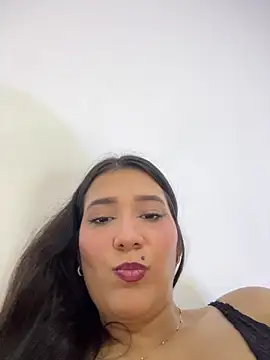 IsabellaJoness  online show from 13, 4, 2026