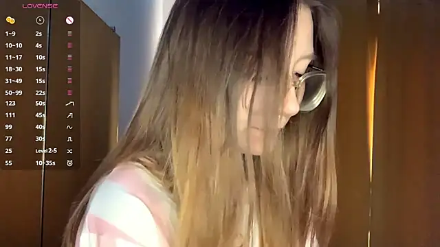 Snapshot of KrystinFunches chatting on 31, 10, 2025 KrystinFunches online show from 31, 10, 2025