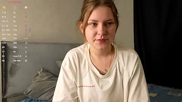 Snapshot of EarleanMottai chatting on 17, 11, 2025 EarleanMottai online show from 17, 11, 2025