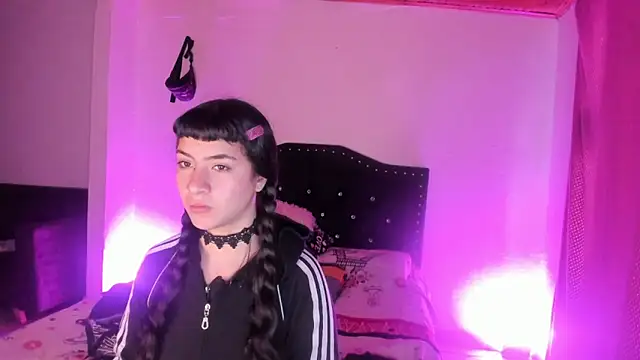 kitty  chs online show from 4, 12, 2025