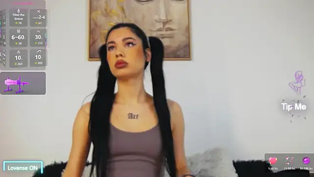 Snapshot of luluubloomm chatting on 9, 4, 2026 luluubloomm online show from 9, 4, 2026