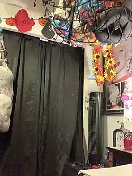 Snapshot of blondebarbiebae chatting on 3, 3, 2026 blondebarbiebae online show from 3, 3, 2026