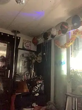 Snapshot of blondebarbiebae chatting on 7, 4, 2026 blondebarbiebae online show from 7, 4, 2026