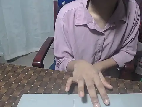 Snapshot of henakhan32 chatting on 7, 10, 2025 henakhan32 online show from 7, 10, 2025