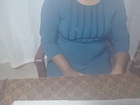 Snapshot of henakhan32 chatting on 10, 10, 2025 henakhan32 online show from 10, 10, 2025