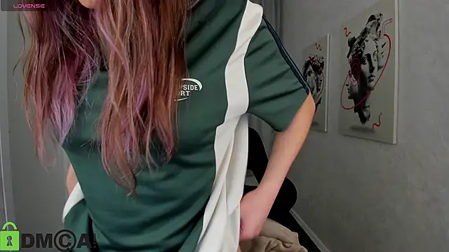 Al1ice Moures online show from 27, 10, 2025