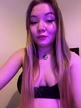 Amalie Smith online show from 31, 5, 2026