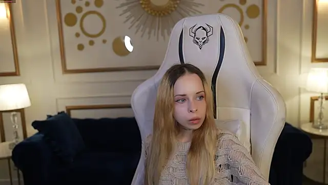 Snapshot of Luchi_Sun chatting on 3, 11, 2025 Luchi Sun online show from 3, 11, 2025