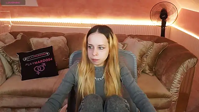 Snapshot of Luchi_Sun chatting on 10, 11, 2025 Luchi Sun online show from 10, 11, 2025