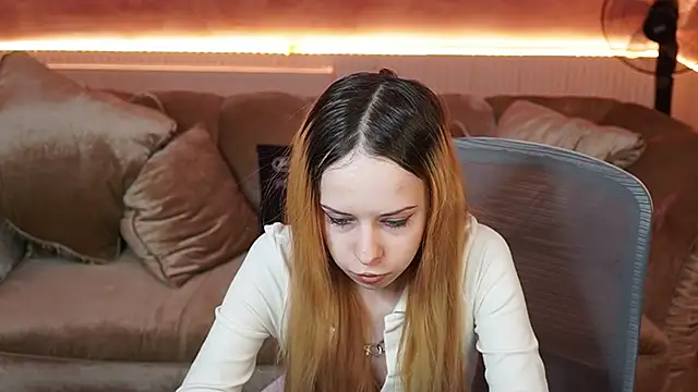 Snapshot of Luchi_Sun chatting on 21, 11, 2025 Luchi Sun online show from 21, 11, 2025