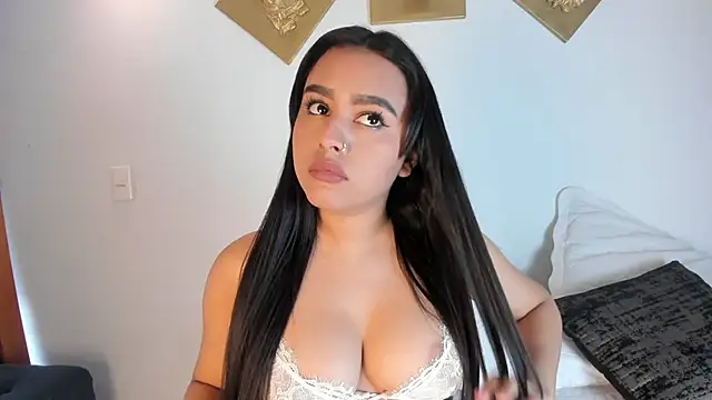 CharlottePetitte online show from 16, 10, 2025