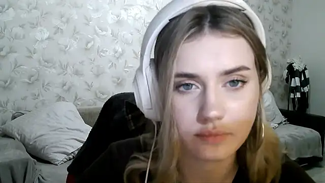 Snapshot of JerrieLoosle chatting on 10, 10, 2025 JerrieLoosle online show from 10, 10, 2025