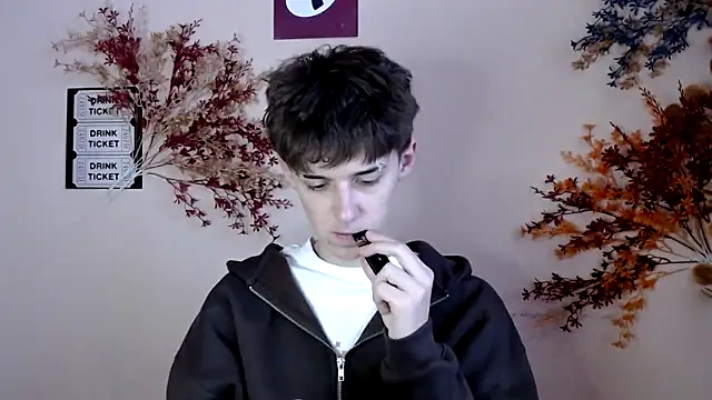 Hoot Dude  online show from 4, 11, 2025