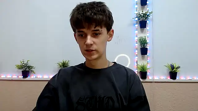 Hoot Dude  online show from 8, 11, 2025