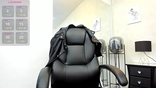 Snapshot of alana_johnson_0 chatting on 6, 6, 2026 alana johnson 0 online show from 6, 6, 2026
