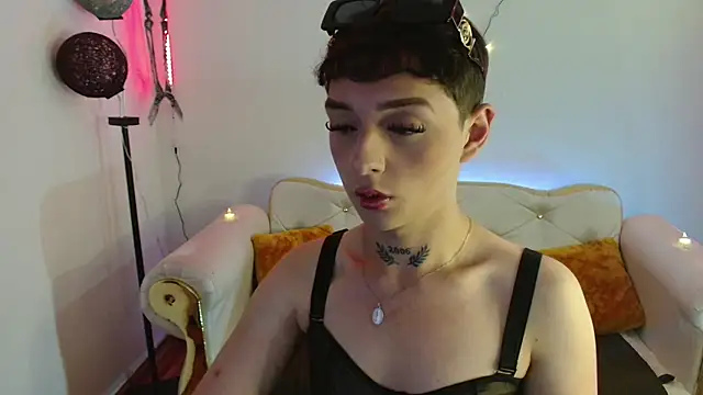 Snapshot of David_Fox01 chatting on 11, 10, 2025 David Fox01 online show from 11, 10, 2025