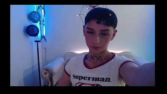 Snapshot of David_Fox01 chatting on 20, 10, 2025 David Fox01 online show from 20, 10, 2025