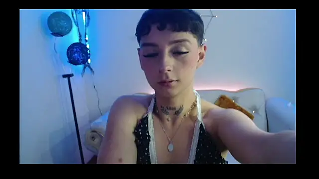 Snapshot of David_Fox01 chatting on 23, 10, 2025 David Fox01 online show from 23, 10, 2025