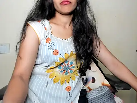 Snapshot of Queen-Bee143 chatting on 16, 3, 2026 Queen-Bee143 online show from 16, 3, 2026