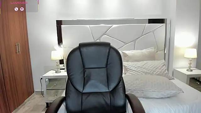 Natasha Kiim  online show from 11, 4, 2026