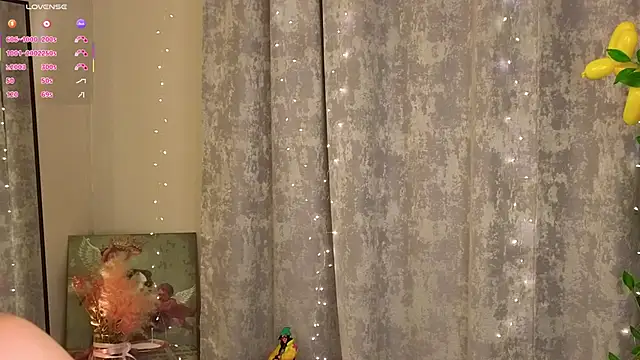 Snapshot of LunaraRada chatting on 1, 2, 2026 LunaraRada online show from 1, 2, 2026