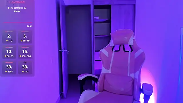 ISABELFORYOU1 online show from 28, 11, 2025