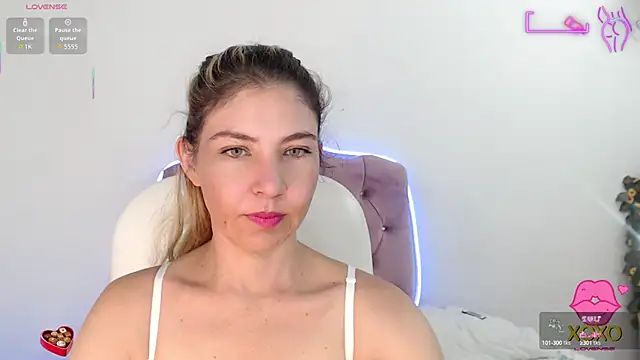 Snapshot of vanessa_21__ chatting on 6, 10, 2025 vanessa 21   online show from 6, 10, 2025