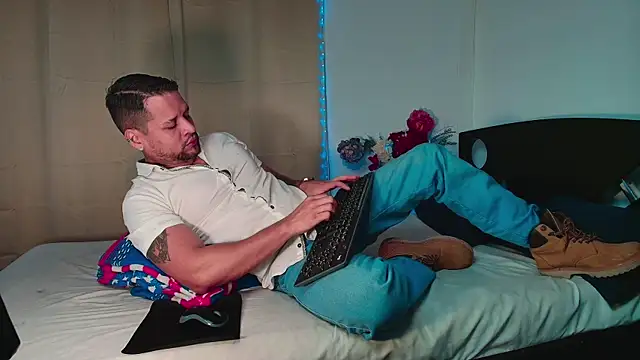 LucasGaeel online show from 8, 1, 2026