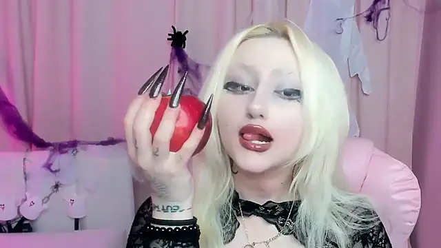 Snapshot of JuliaSharkk chatting on 31, 10, 2025 JuliaSharkk online show from 31, 10, 2025