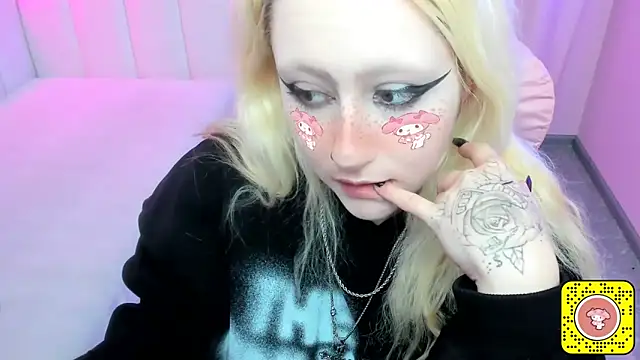 Snapshot of JuliaSharkk chatting on 9, 11, 2025 JuliaSharkk online show from 9, 11, 2025