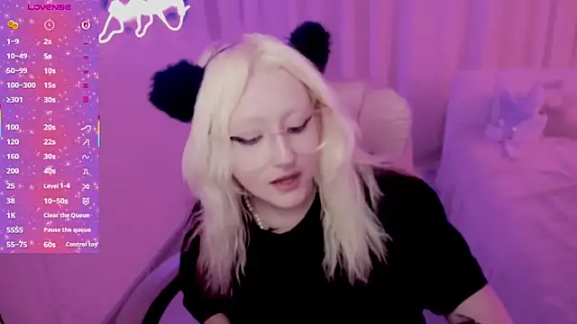 Snapshot of JuliaSharkk chatting on 22, 11, 2025 JuliaSharkk online show from 22, 11, 2025