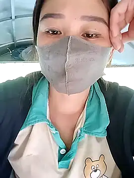 Girl Shy2000 online show from 26, 10, 2025