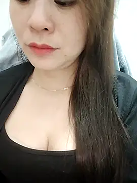 Girl Shy2000 online show from 14, 11, 2025