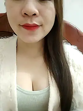 Girl Shy2000 online show from 18, 12, 2025