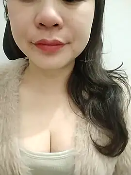 Girl Shy2000 online show from 3, 2, 2026