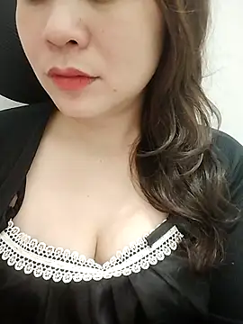 Girl Shy2000 online show from 15, 3, 2026