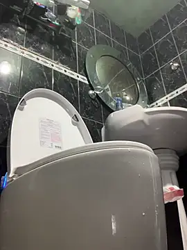 Snapshot of Moisesjrtapia chatting on 12, 4, 2026 Moisesjrtapia online show from 12, 4, 2026