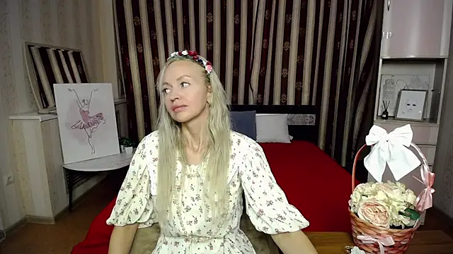 Snapshot of horny_blonds chatting on 27, 11, 2025 horny blonds online show from 27, 11, 2025