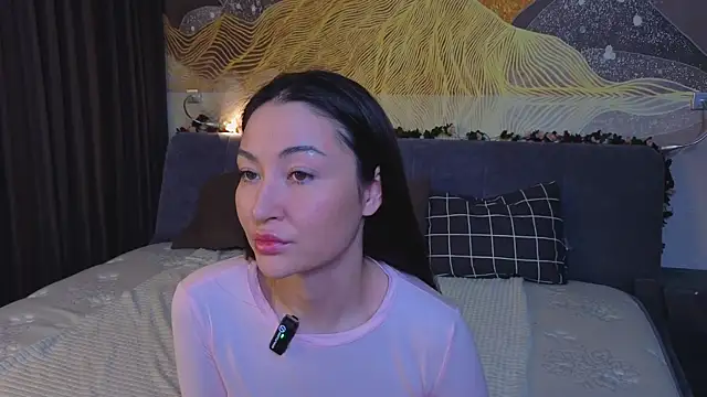 Snapshot of MilaYumi chatting on 21, 12, 2025 MilaYumi online show from 21, 12, 2025