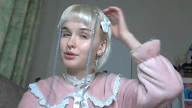 Paradoxy  online show from 18, 12, 2025