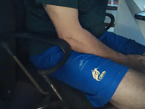 Snapshot of domruanbr chatting on 28, 10, 2025 domruanbr online show from 28, 10, 2025