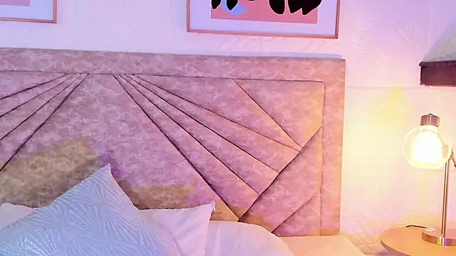 EmmaBlossom online show from 3, 2, 2026