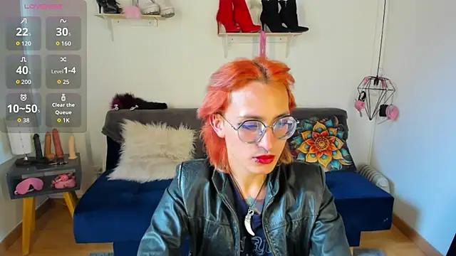 Snapshot of Moon_Fox chatting on 1, 11, 2025 Moon Fox online show from 1, 11, 2025