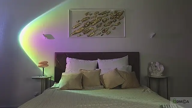 Nicole Broown  online show from 5, 11, 2025