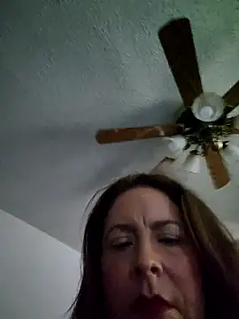 Snapshot of Queenbz1979 chatting on 4, 10, 2025 Queenbz1979 online show from 4, 10, 2025