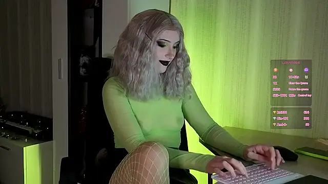 violet-siren-x online show from 5, 11, 2025