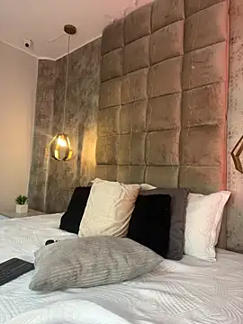 ChloeRosses online show from 6, 4, 2026