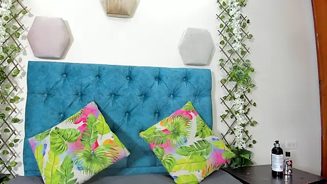 violett  rousee online show from 30, 9, 2025