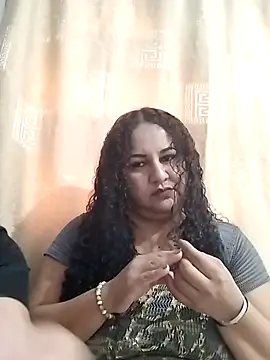 MEYBELLATINA online show from 15, 10, 2025